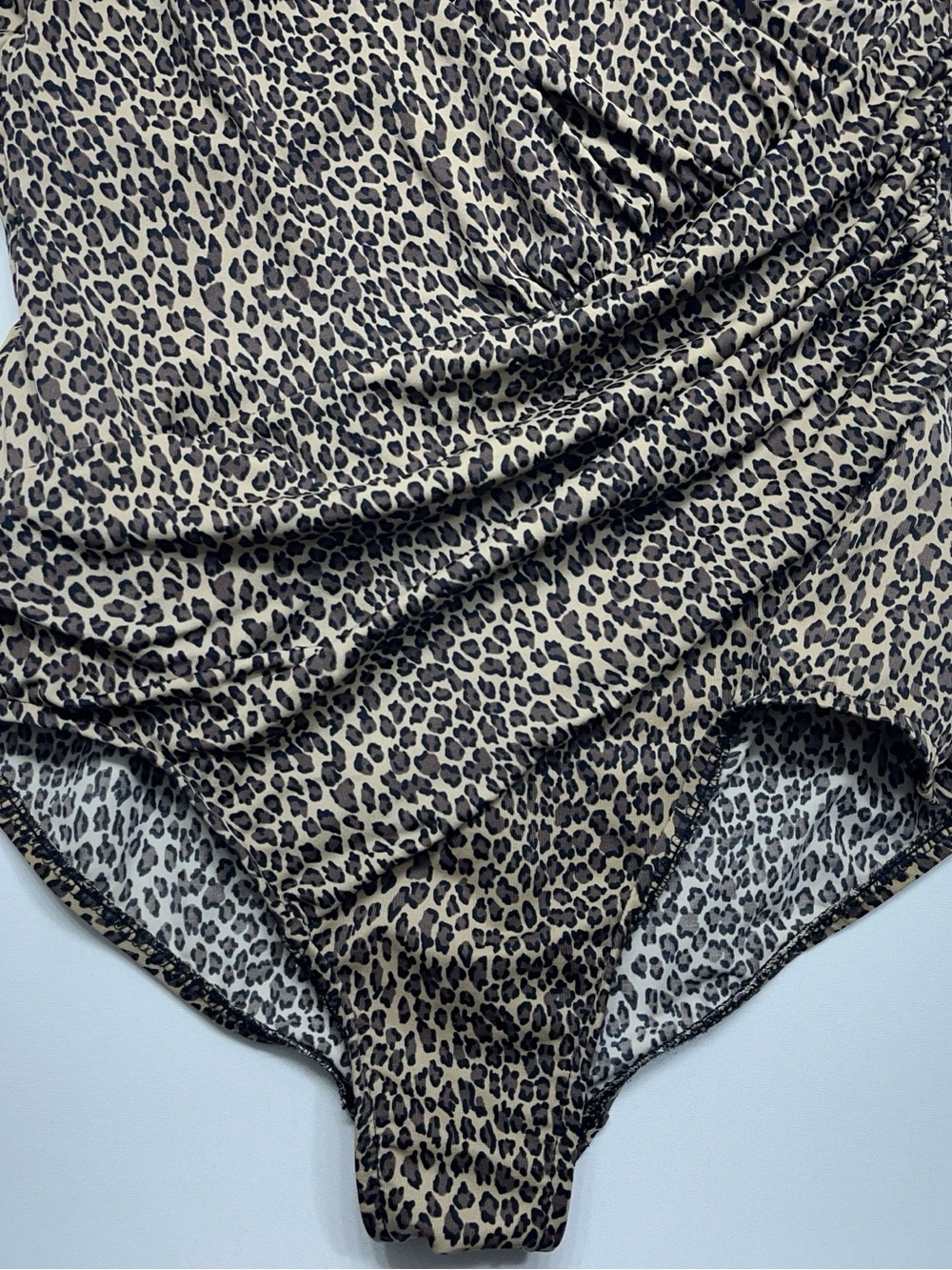 Miraclesuit Leopard Print One Piece Swimsuit Womens Size 16 Tummy Control - Picture 3 of 9